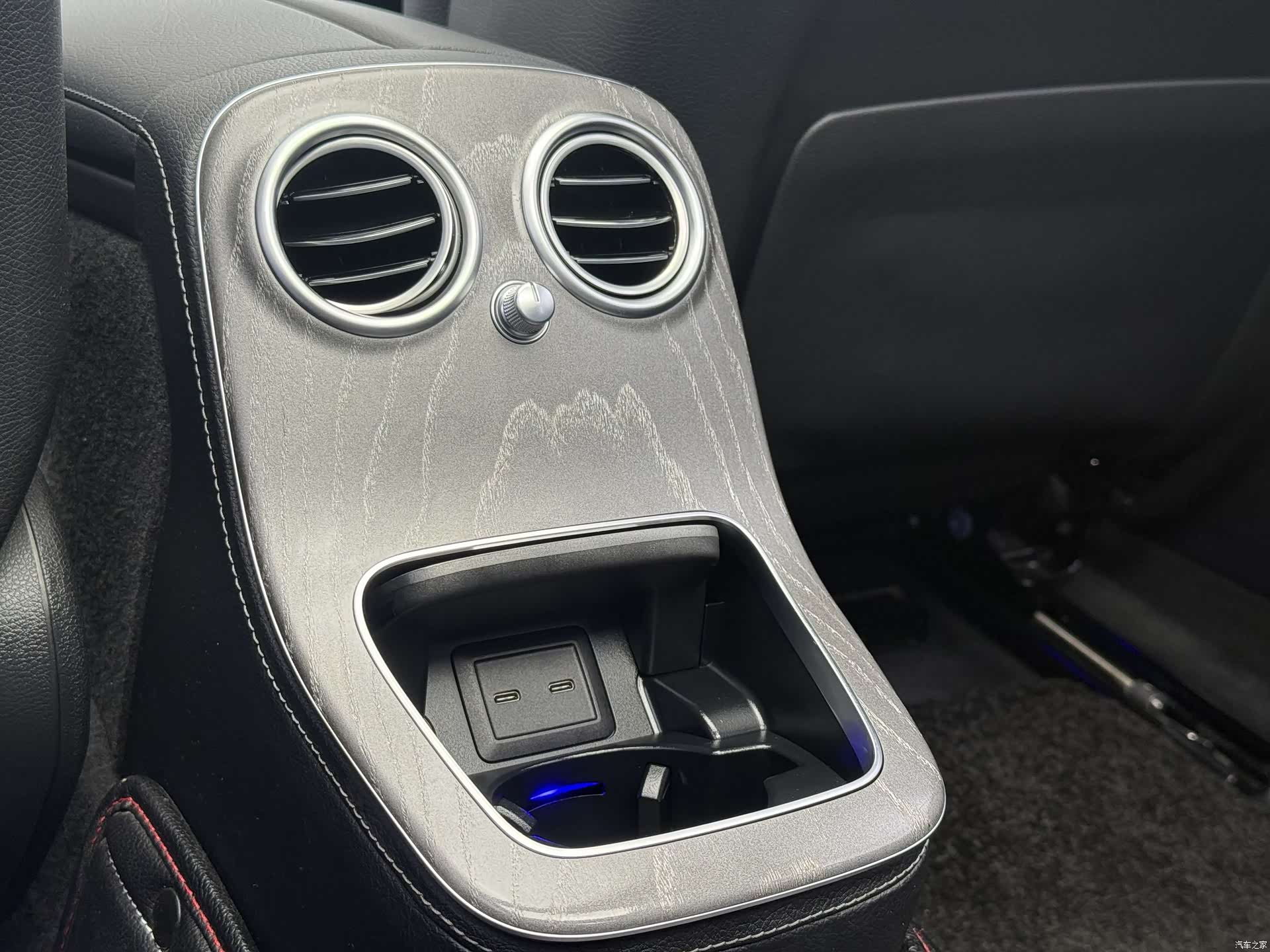 Mercedes-Benz E-Class, 2021 12