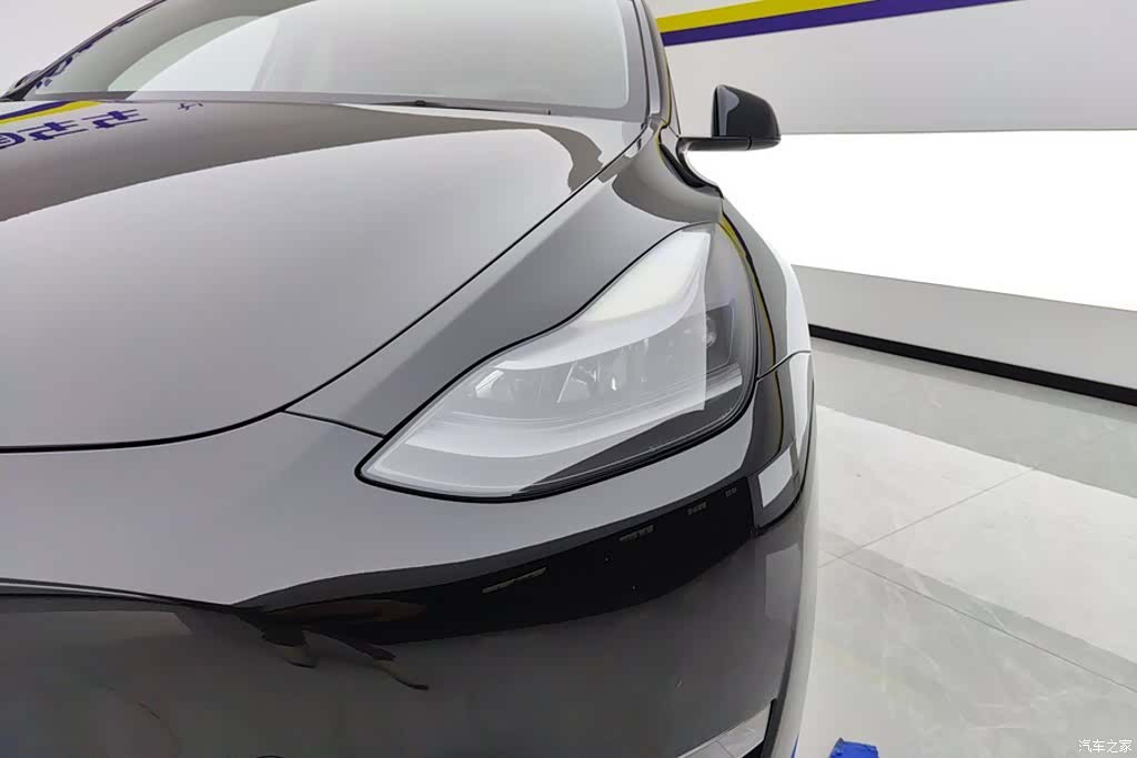 Tesla Model Y, 2021 все фото