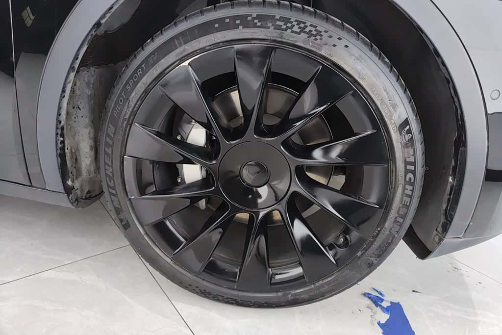 Tesla Model Y, 2021 6