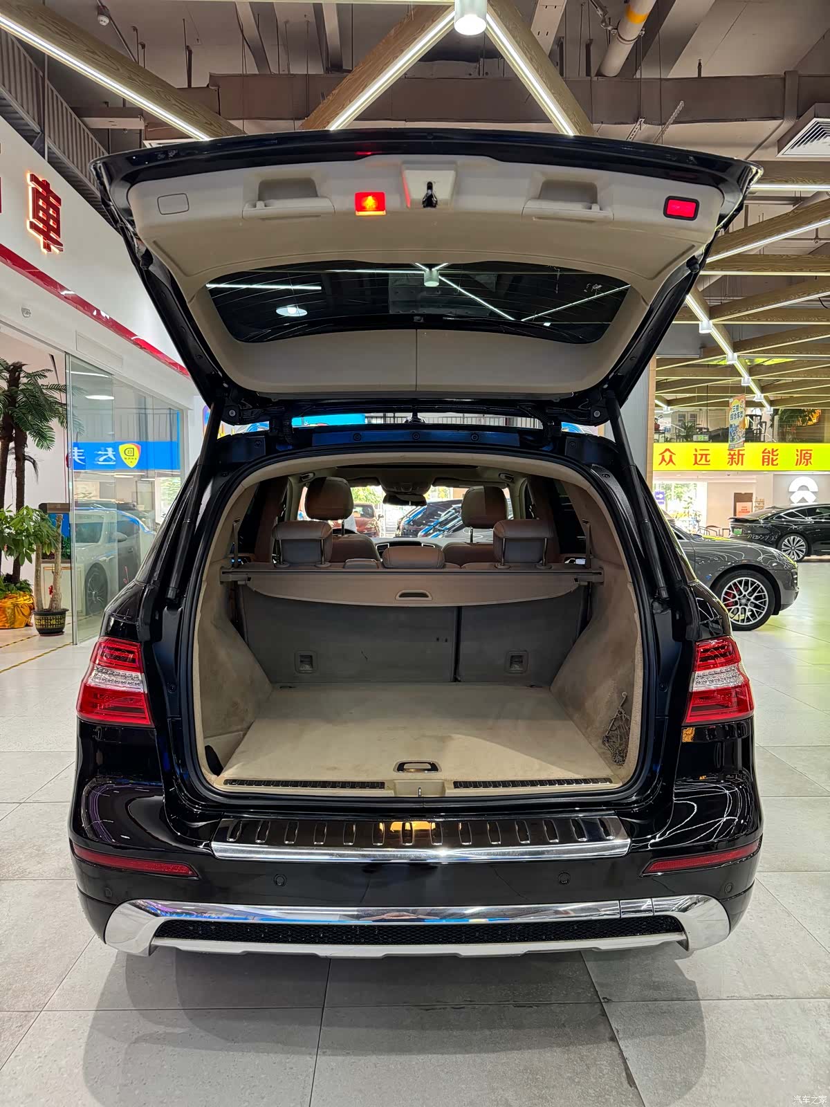 Mercedes-Benz M-Class, 2015 11