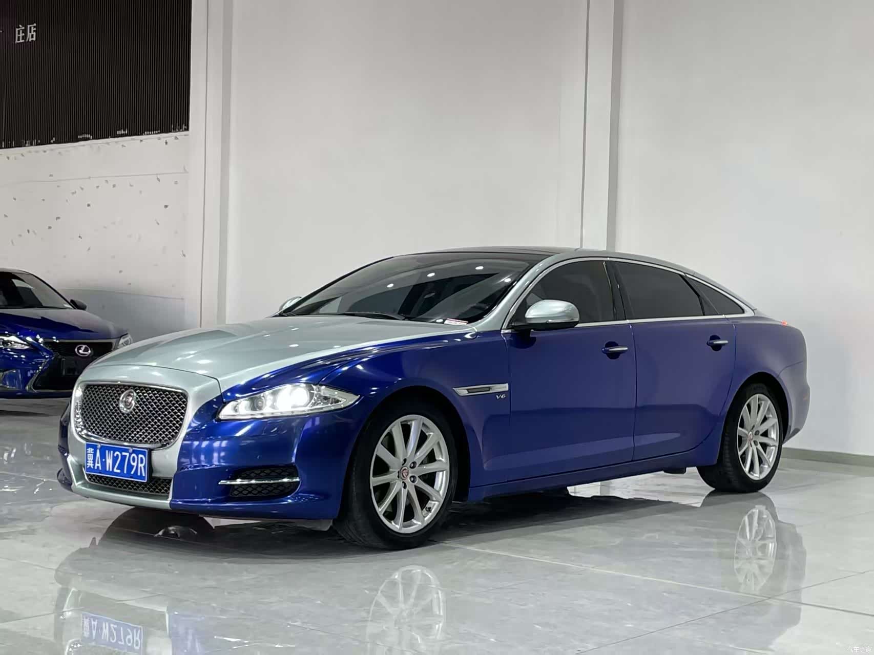 Jaguar XJ, 2015 1