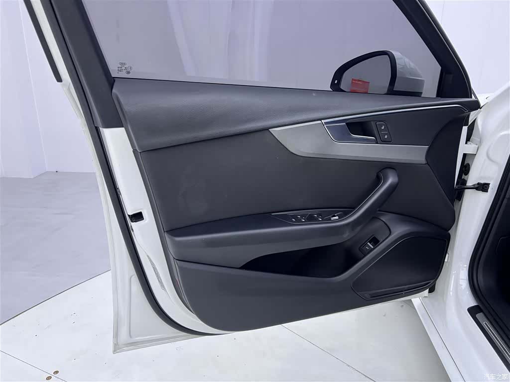 Audi A4L, 2019 17