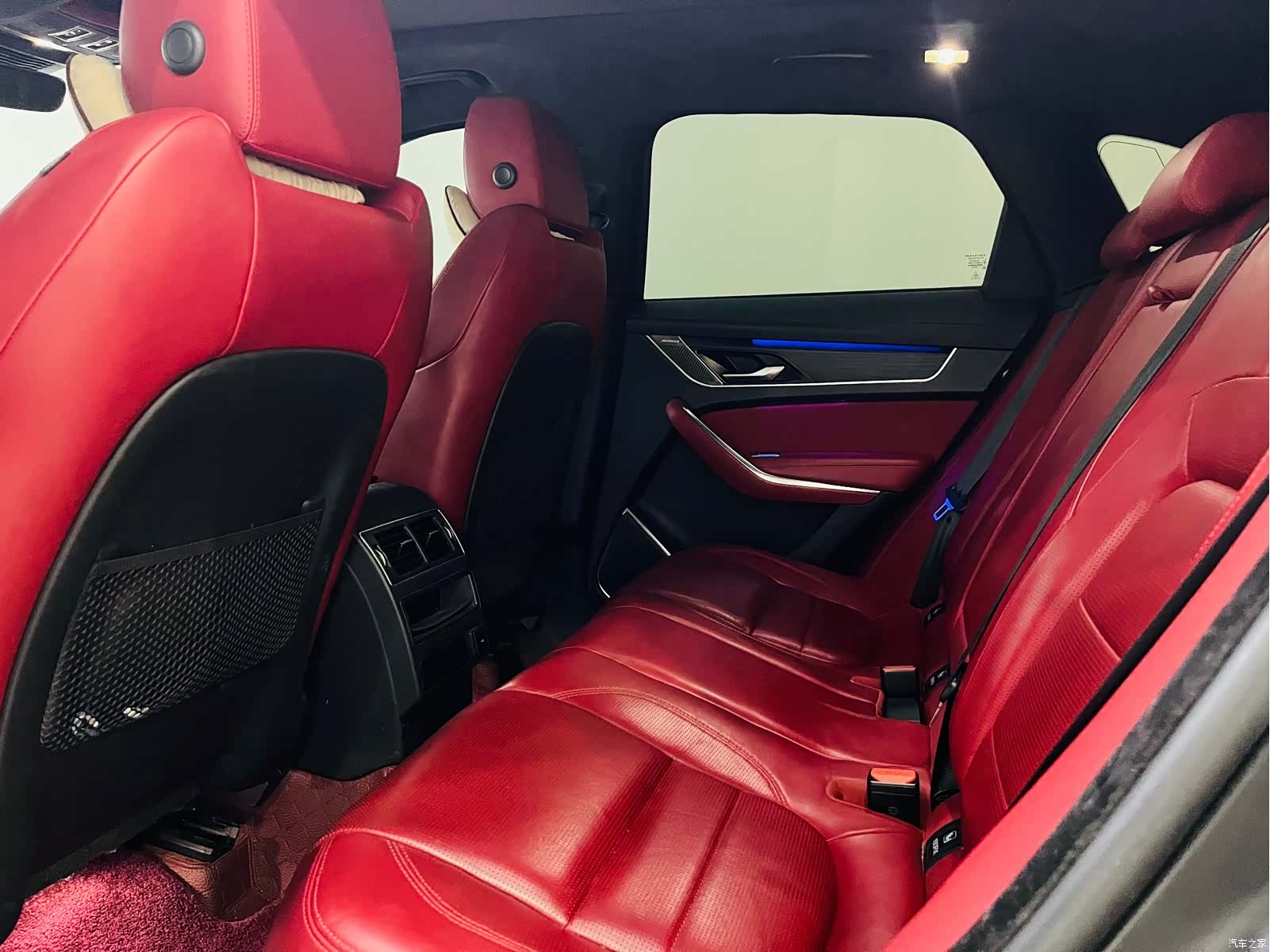Jaguar F-PACE, 2023 13