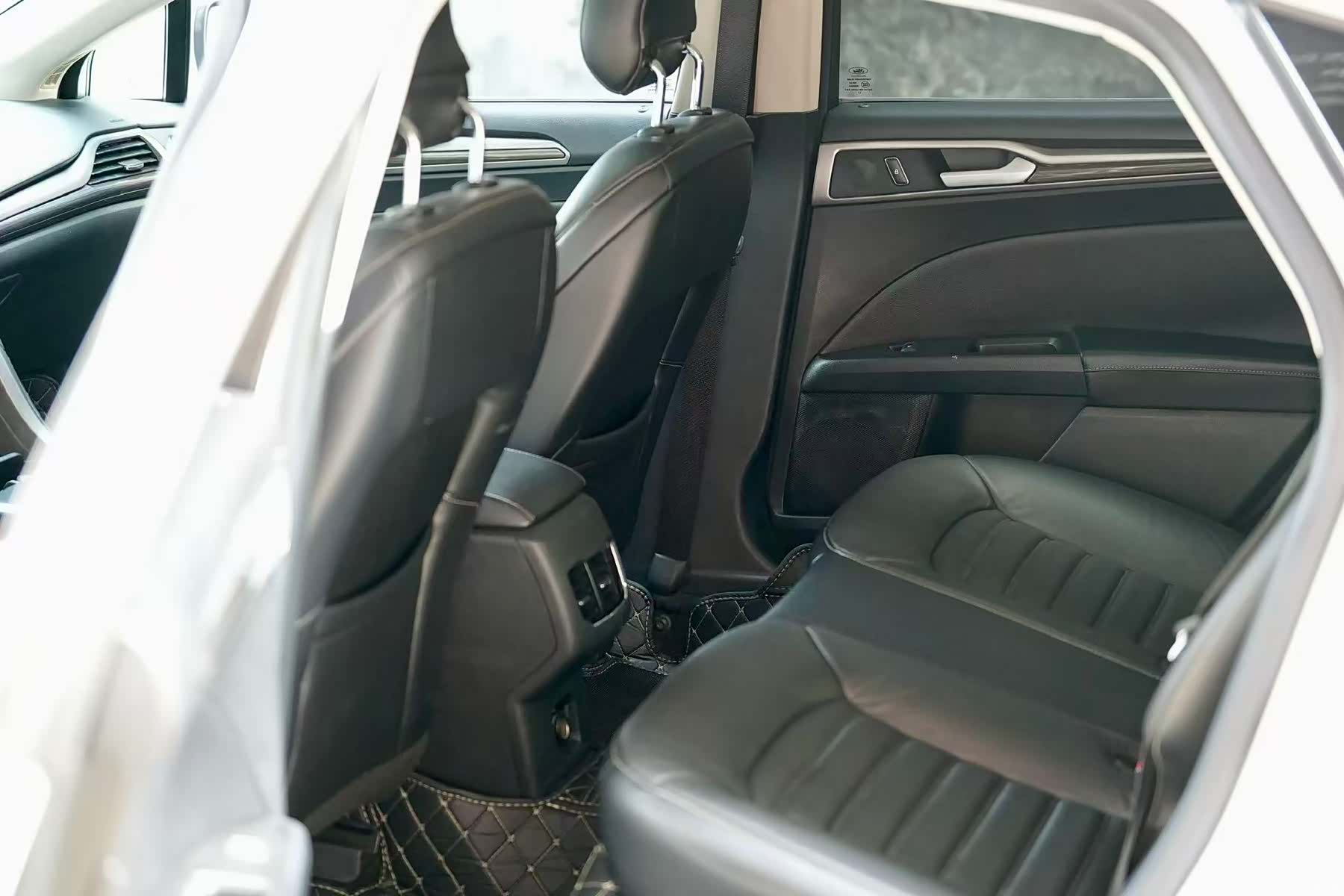 Ford Mondeo, 2018 11
