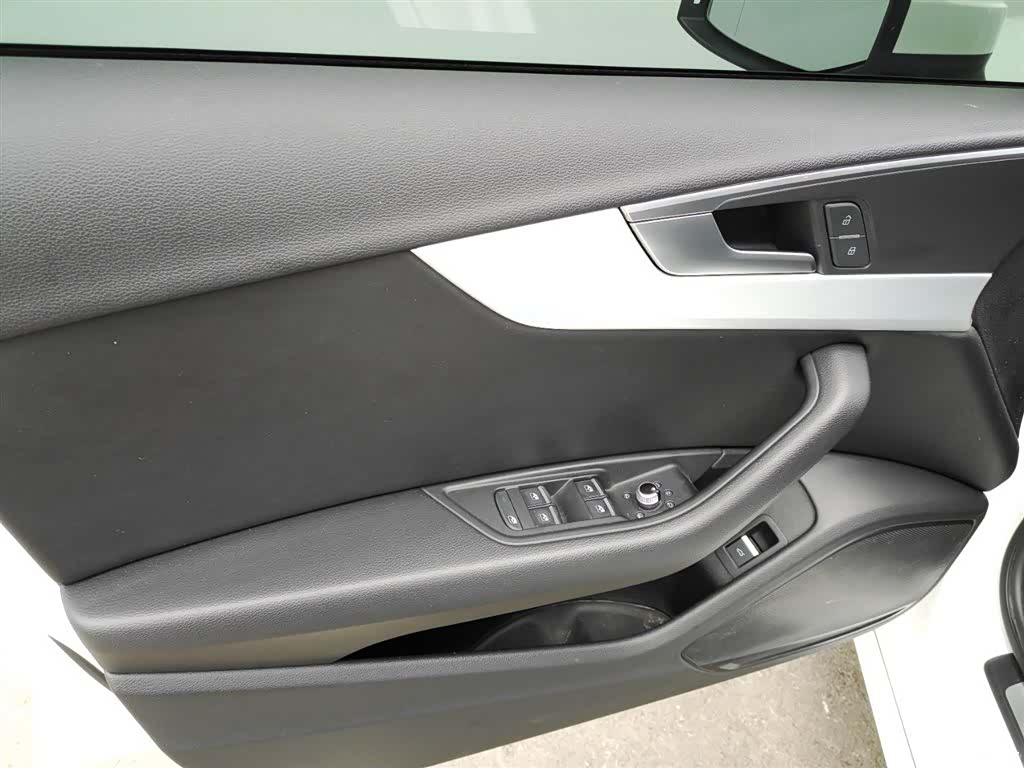 Audi A4L, 2021 9