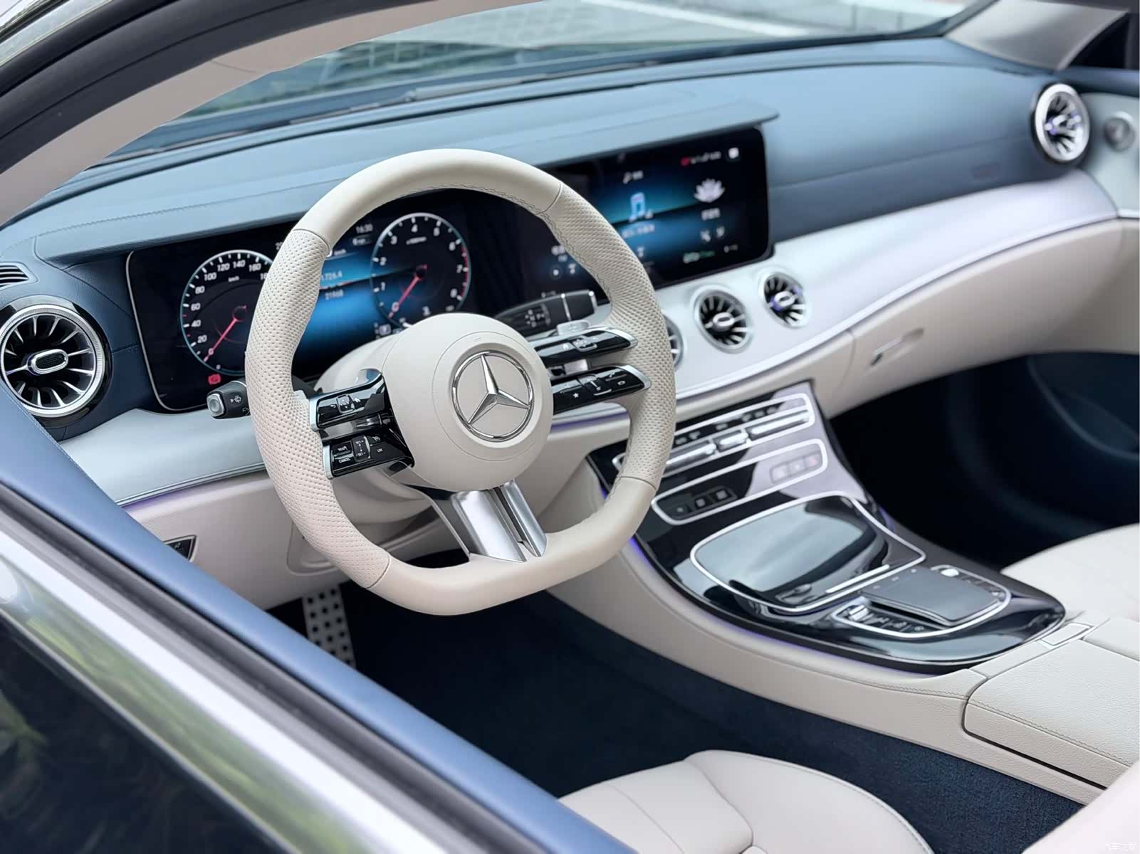 Mercedes-Benz E-Class, 2022 8