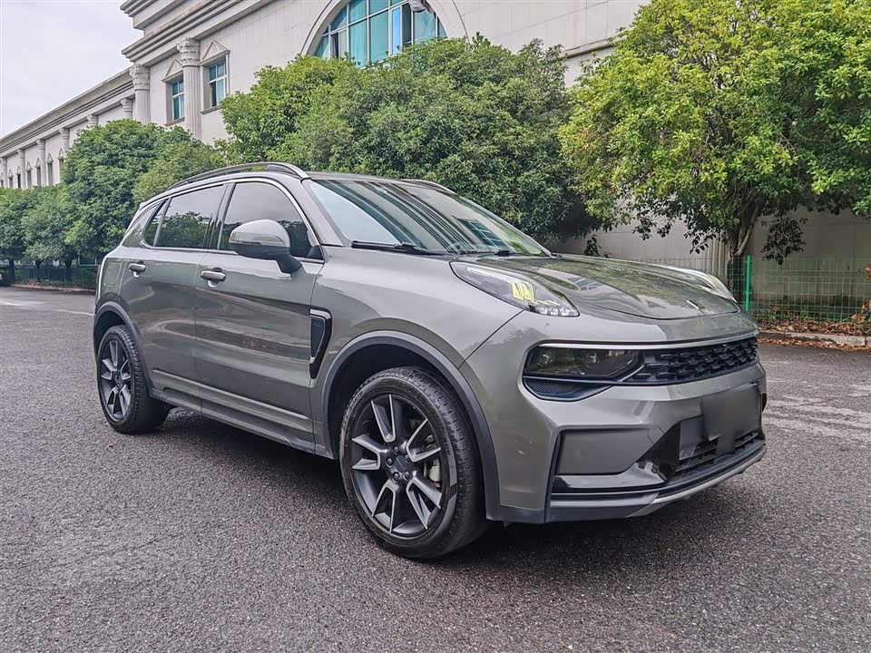 Lynk & Co 01