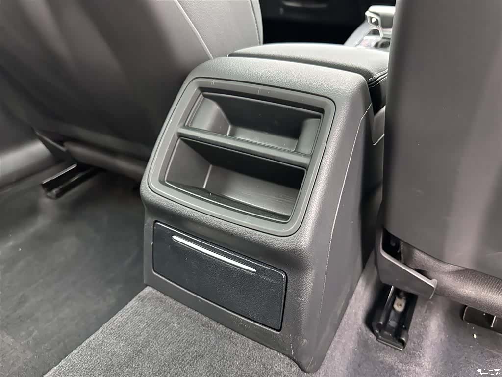 Audi A4L, 2023 24