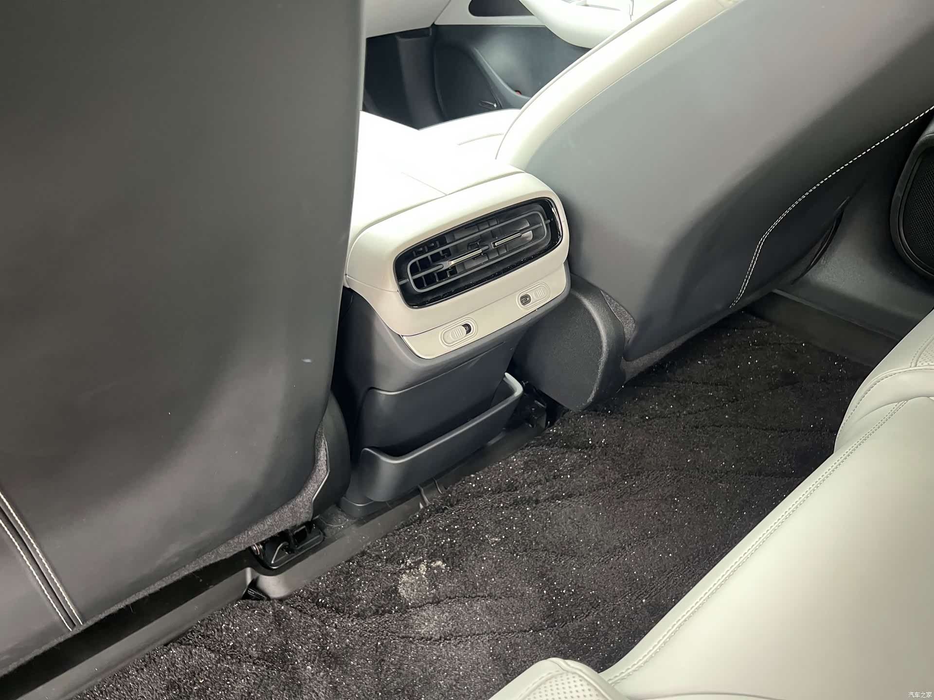Xiaomi SU7, 2025 13