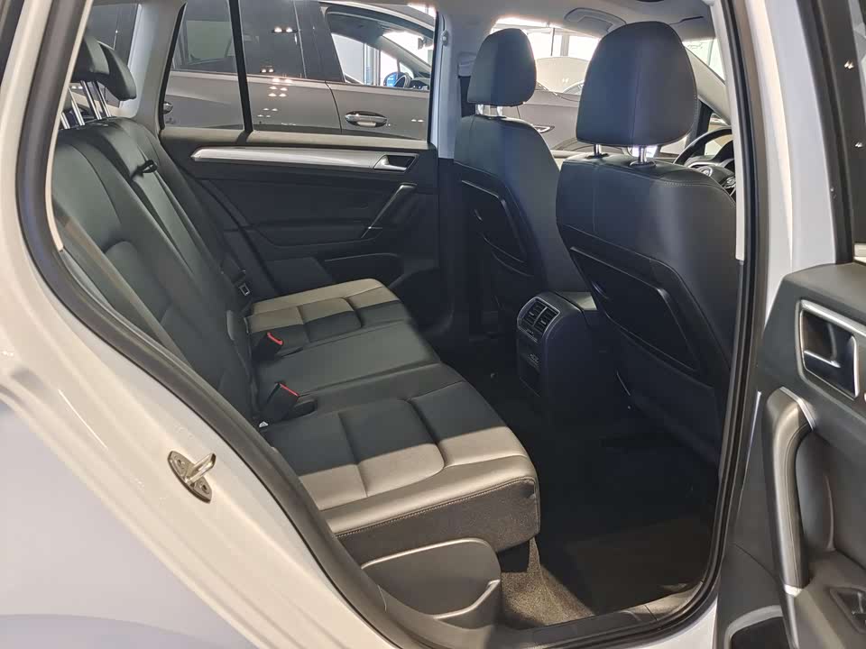 Volkswagen Golf*Jiayu Volkswagen Golf*Jiayu