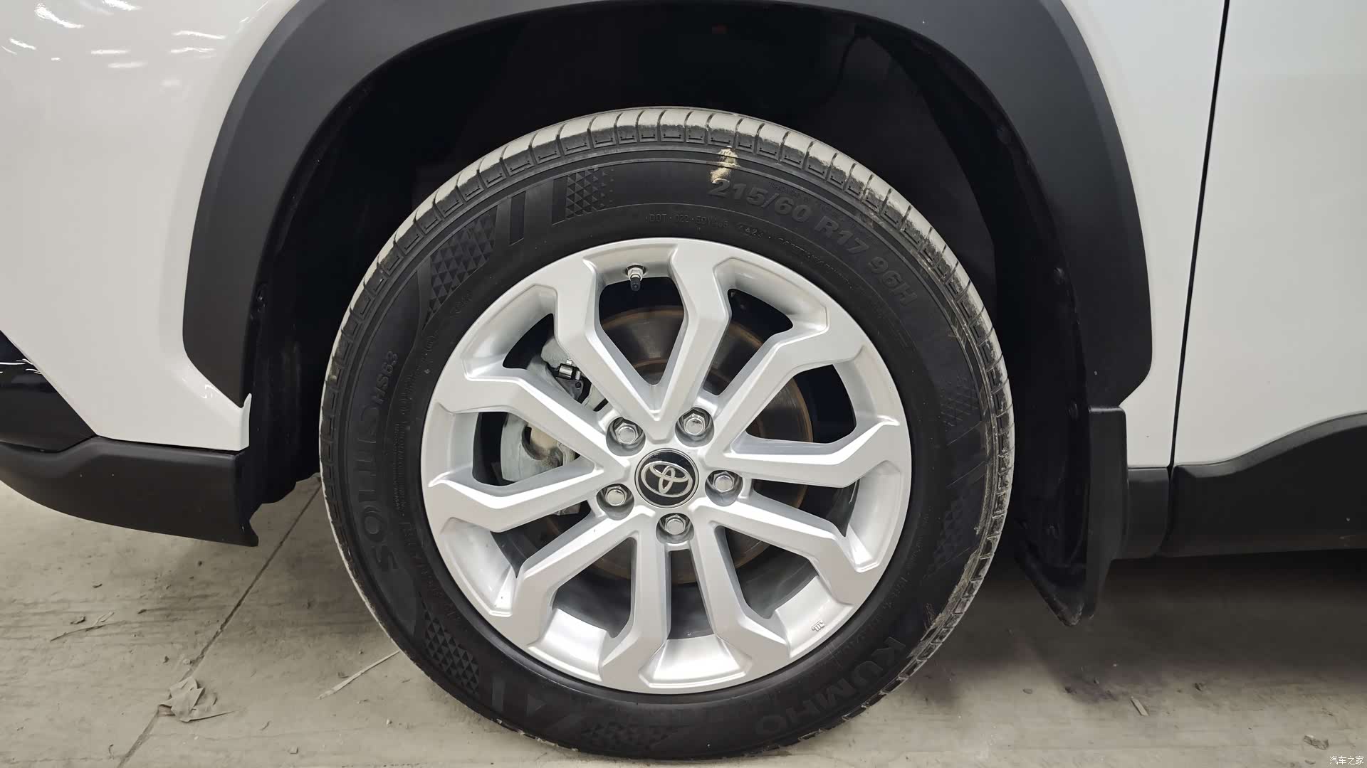 Toyota Frontlander, 2023 17