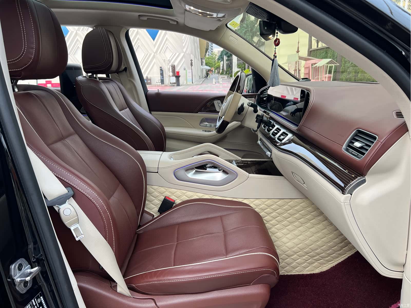 Maybach GLS, 2021 12