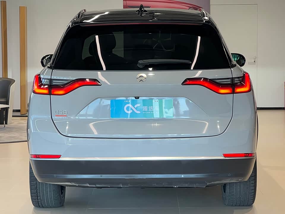 NIO ES8