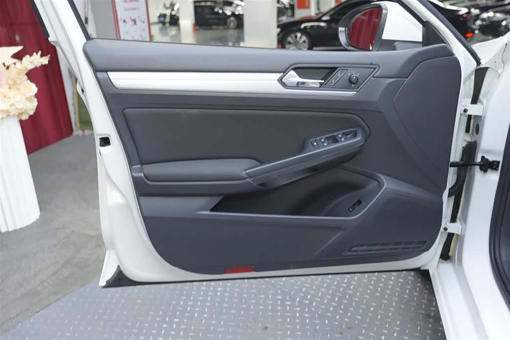 Volkswagen Lamando, 2017 10