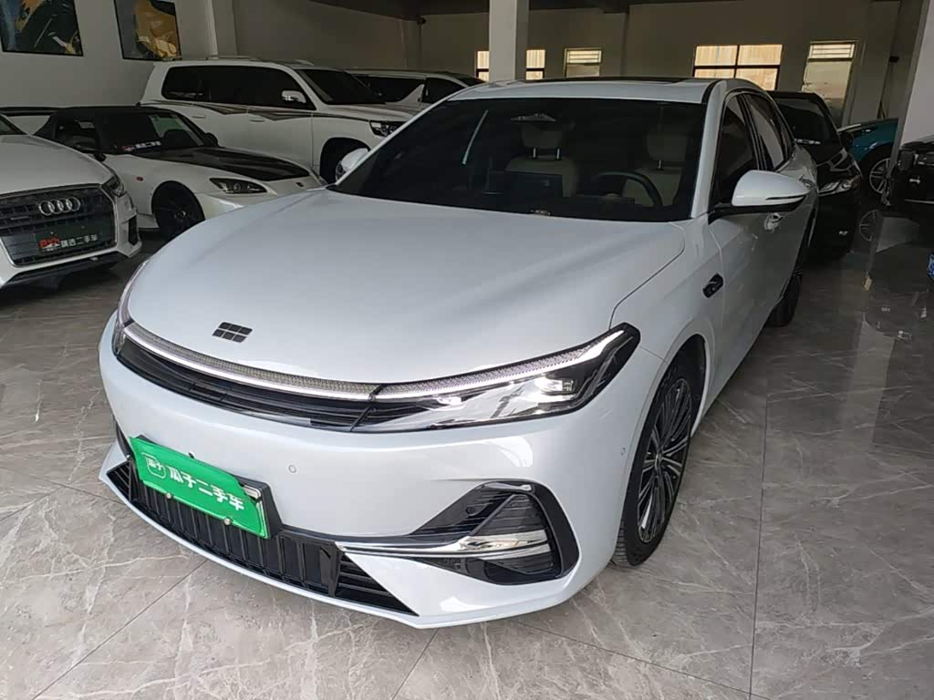 Geely Galaxy A7 EM