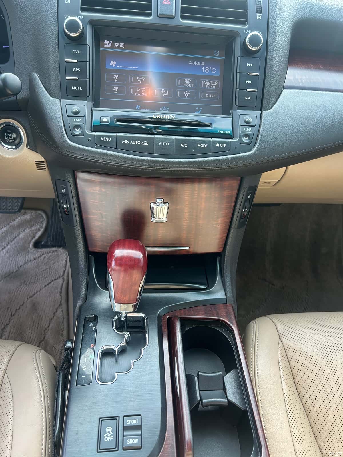 Toyota Crown, 2011 все фото