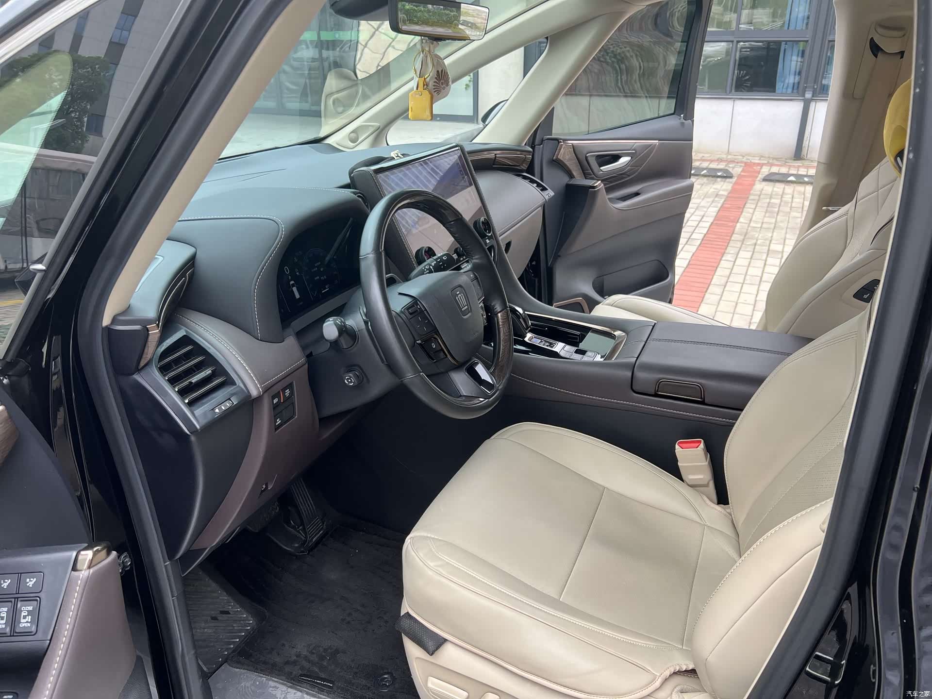 Toyota Vellfire, 2024 7