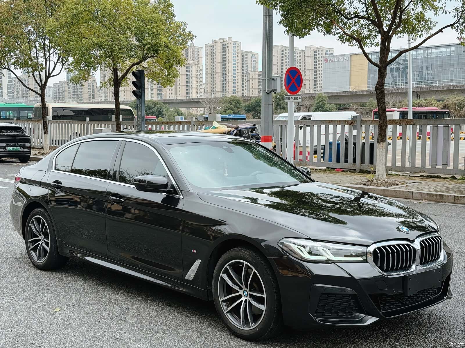 BMW 5 Series, 2023 1