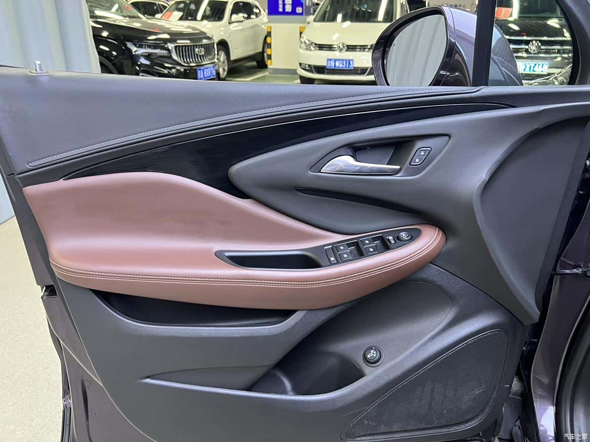 Buick Envision Plus, 2018 все фото