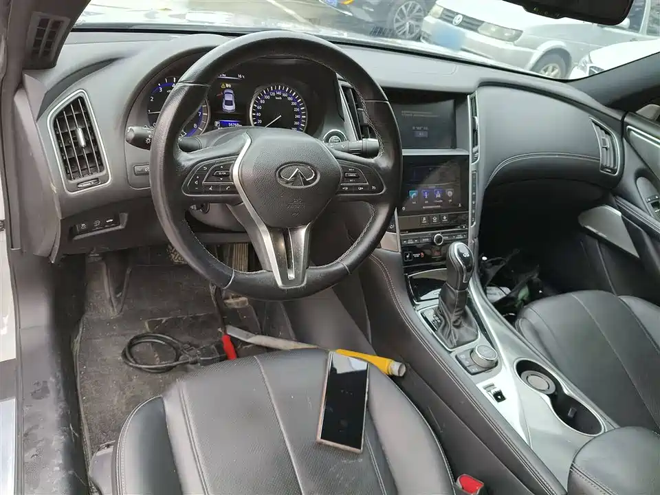 Infiniti Q60