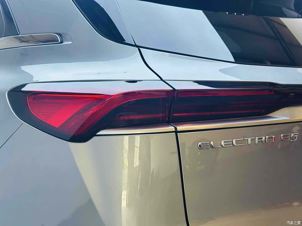 Buick E5, 2025 8