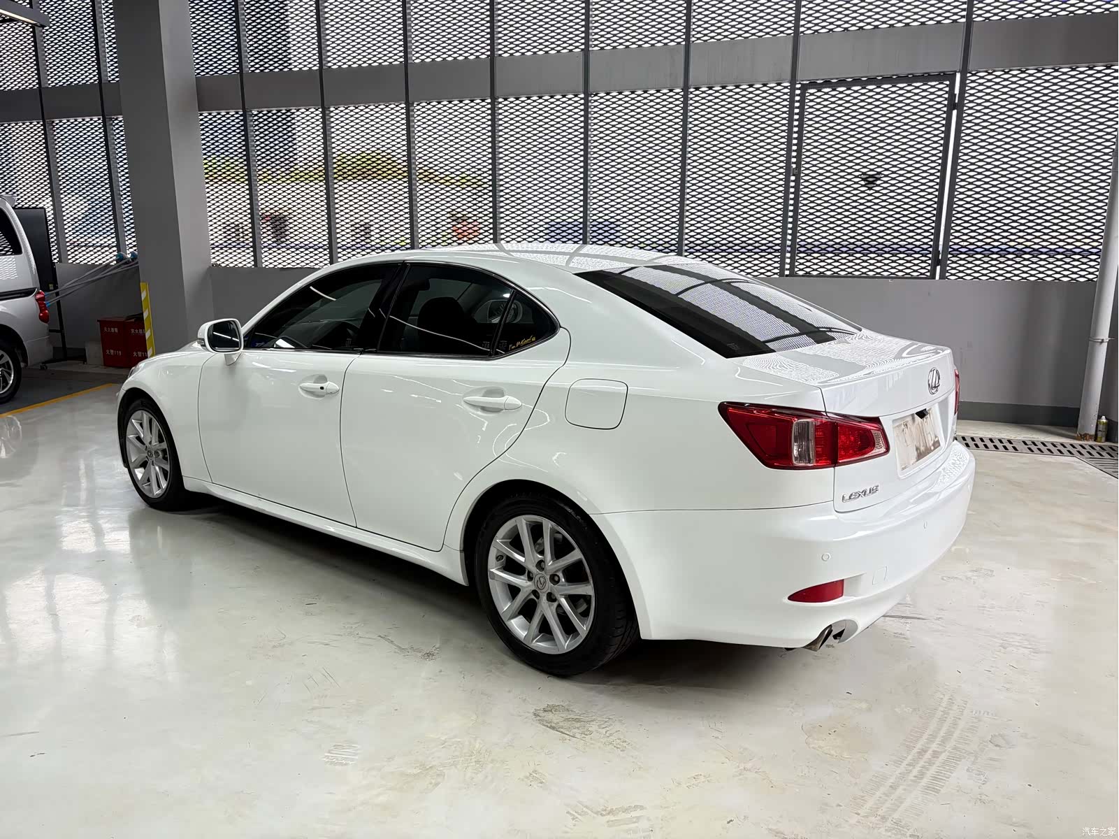 Lexus IS, 2011 6