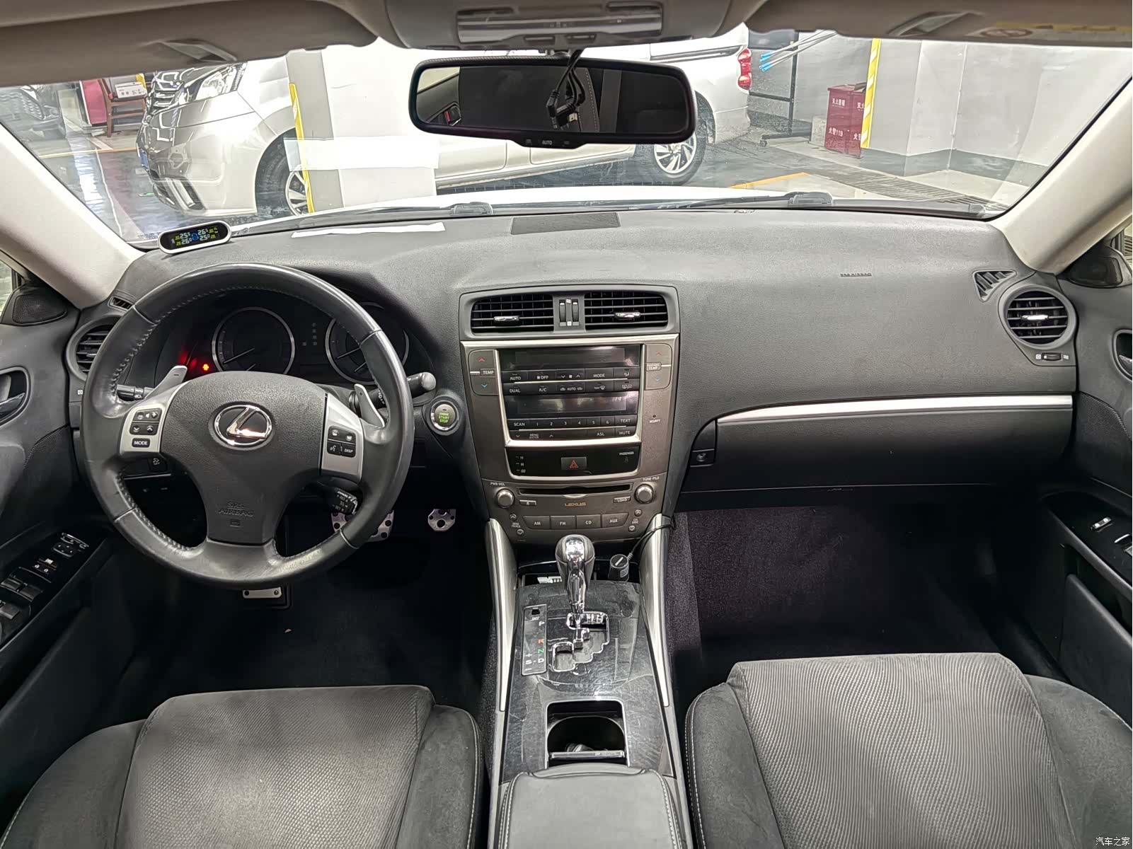 Lexus IS, 2011 11