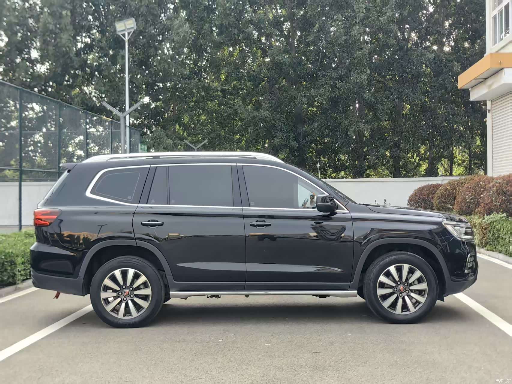 Roewe RX8, 2020 все фото