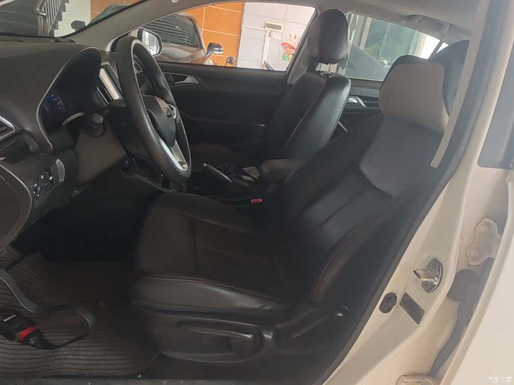 Zotye Z360, 2018 15