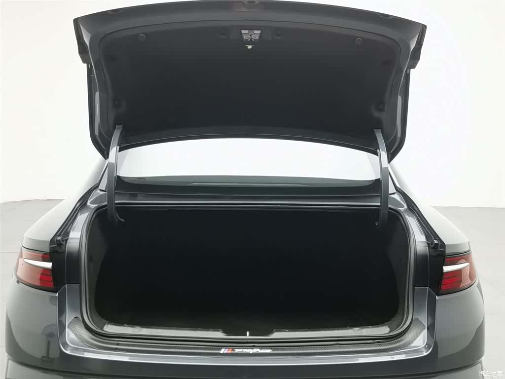 Geely Preface, 2024 16