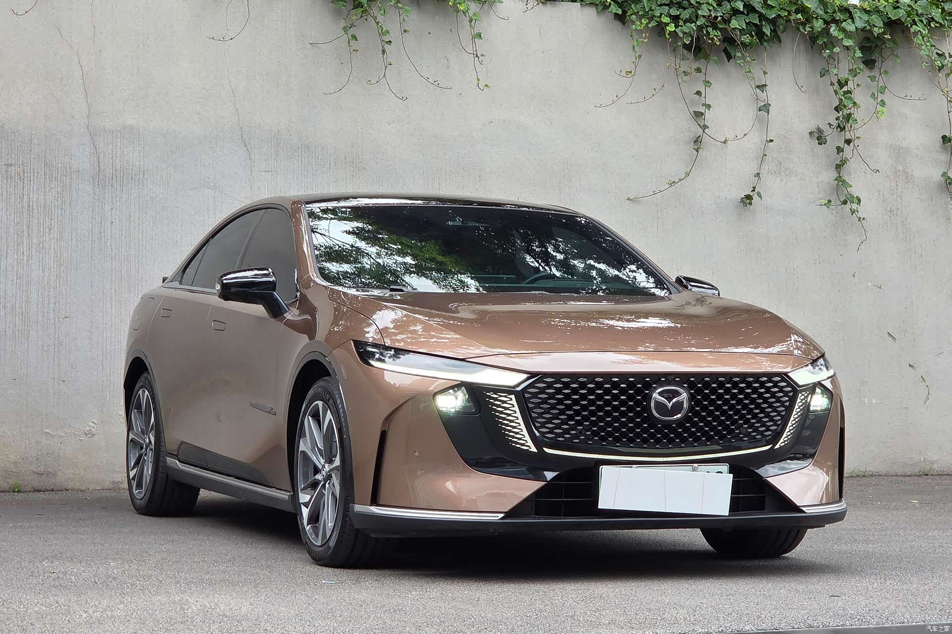 Mazda EZ-6, 2024 3