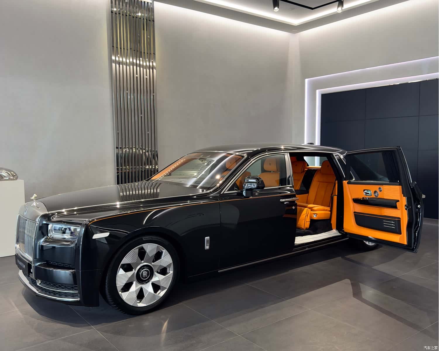 Rolls-Royce Phantom, 1900 17