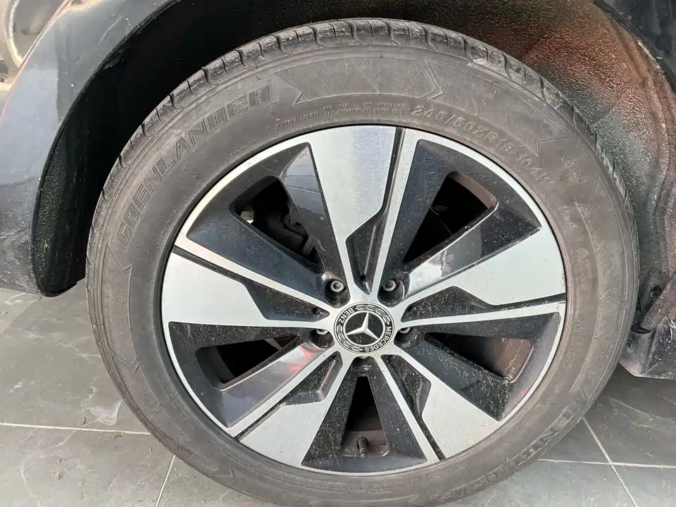 Mercedes-Benz V-class