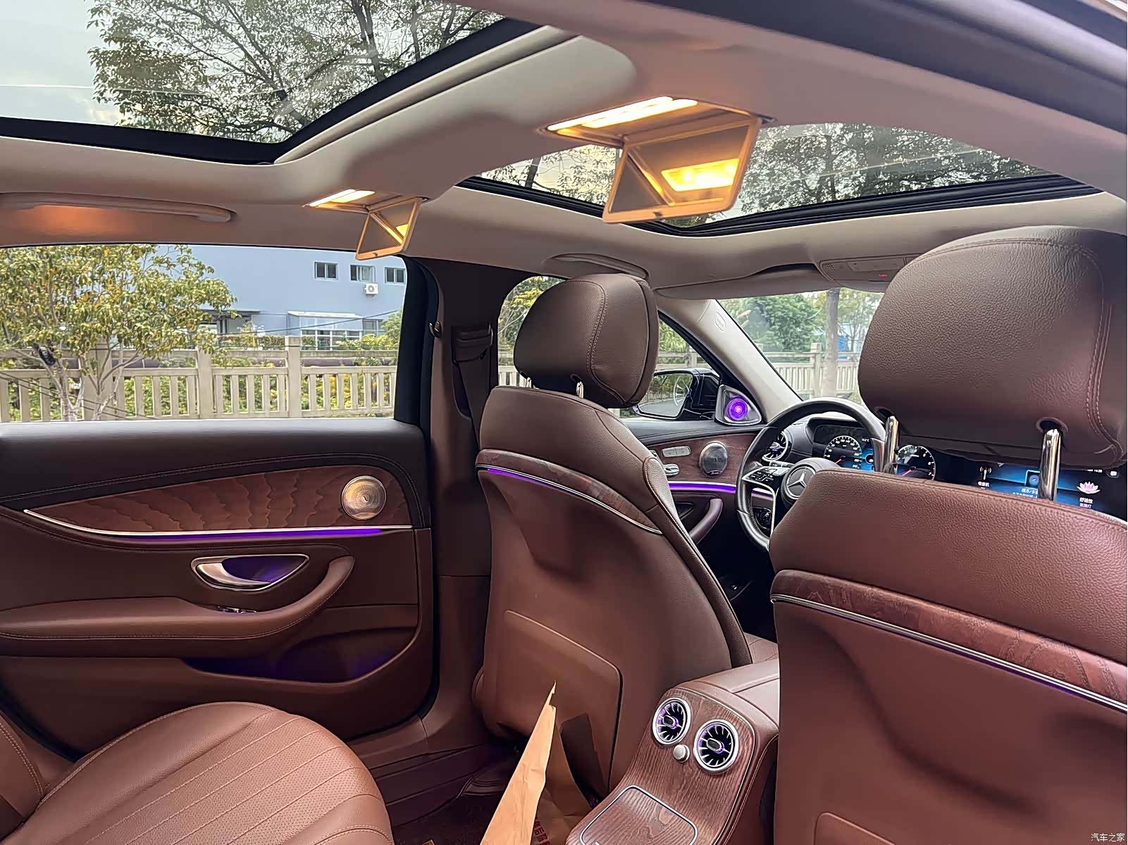 Mercedes-Benz E-Class, 2022 32
