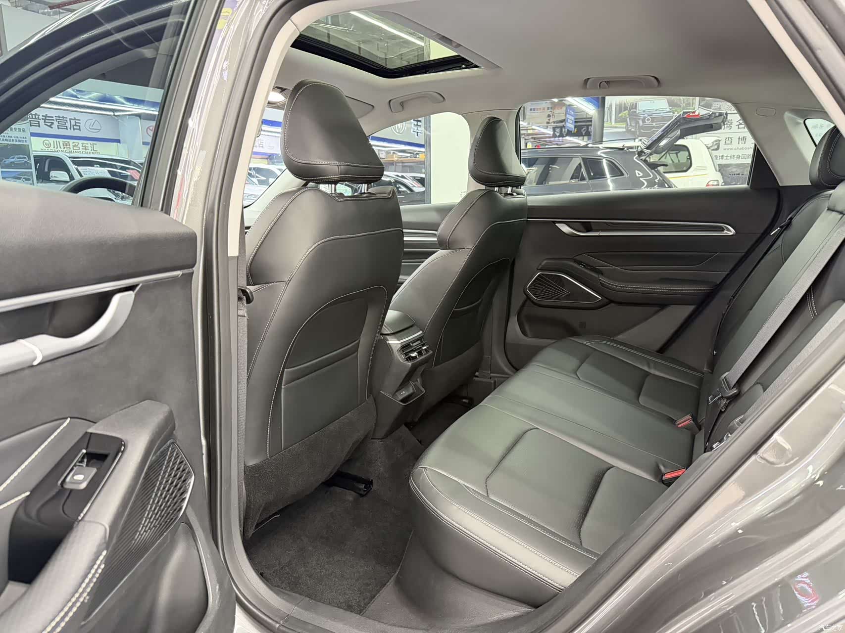 Geely Emgrand, 2022 8
