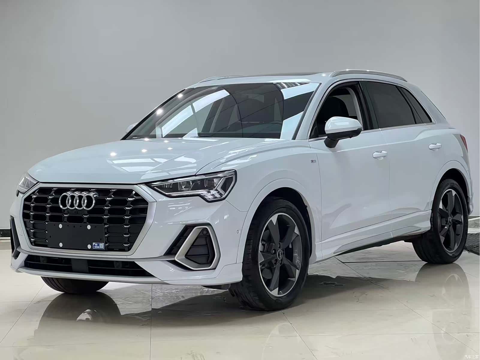 Audi Q3, 2022 1