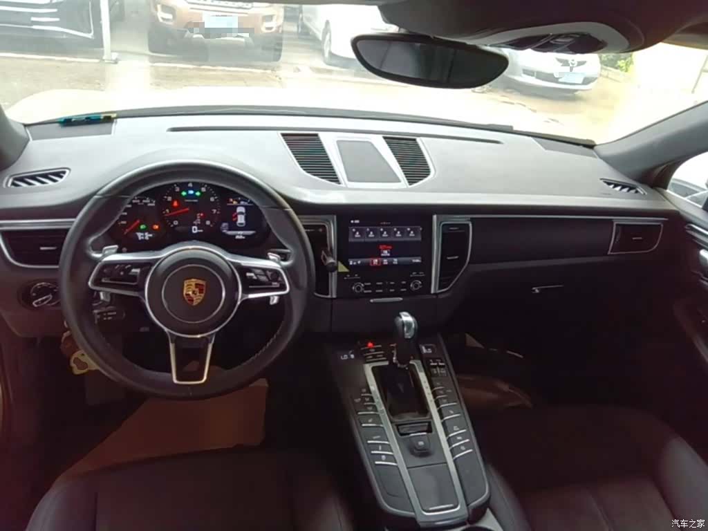 Porsche Macan, 2016 10