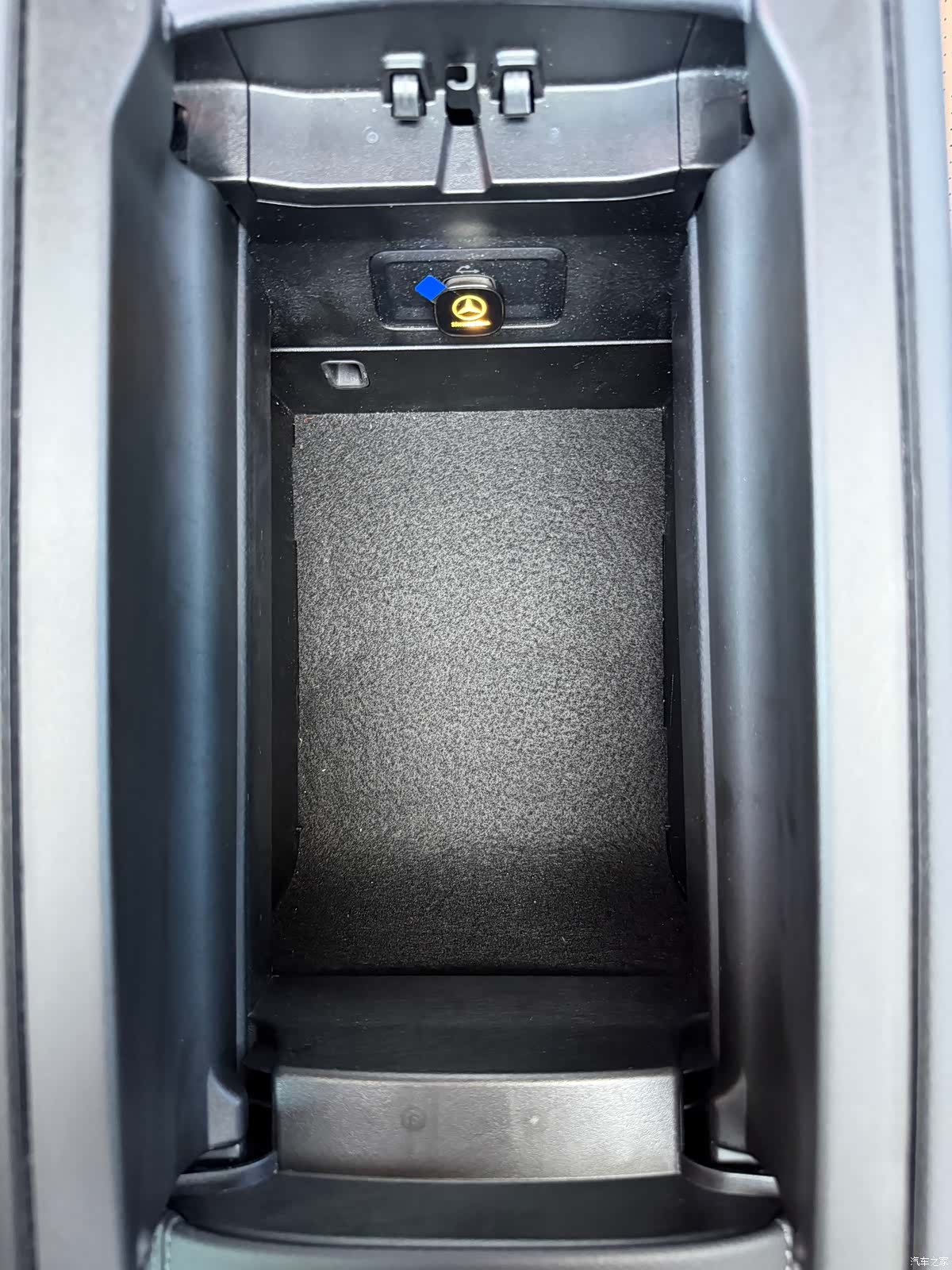 Mercedes-Benz E-Class, 2024 13