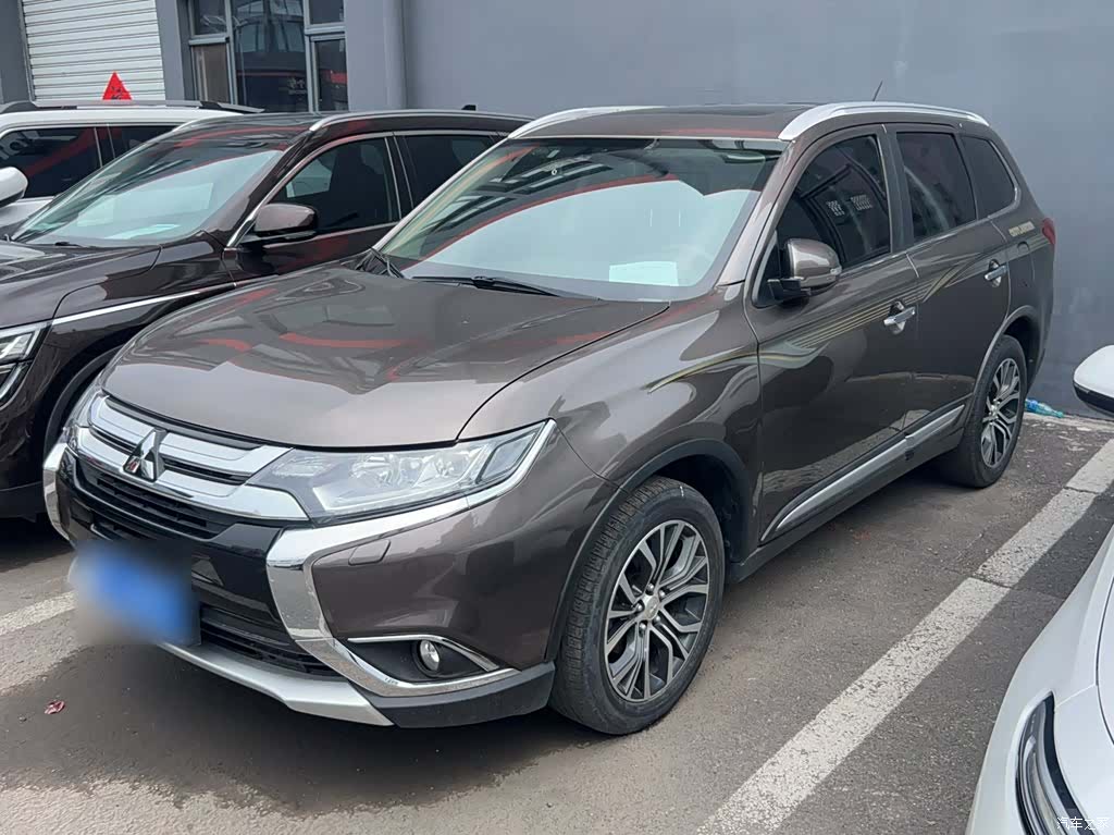 Mitsubishi Outlander, 2017 2