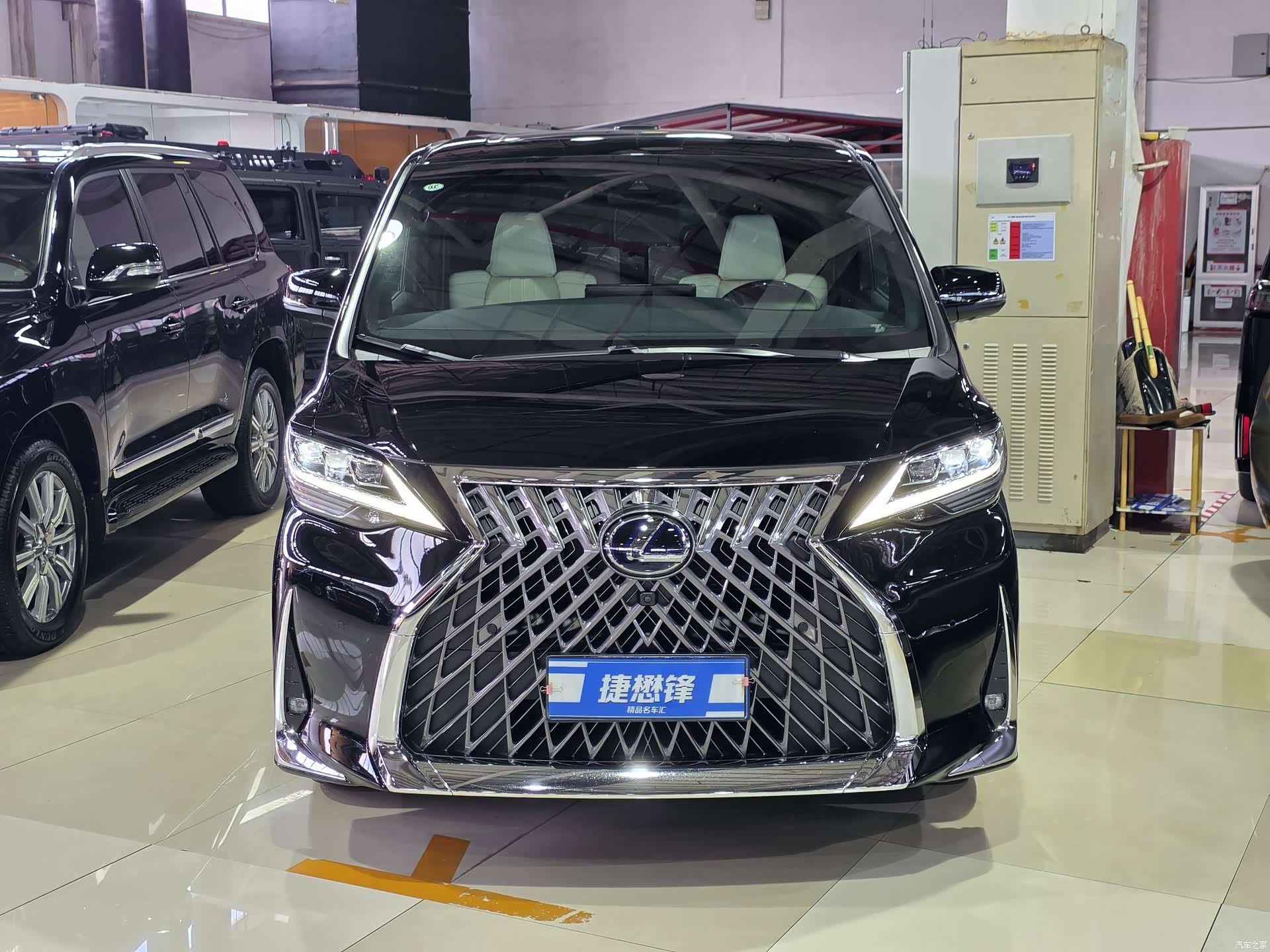 Lexus LM, 2021 2
