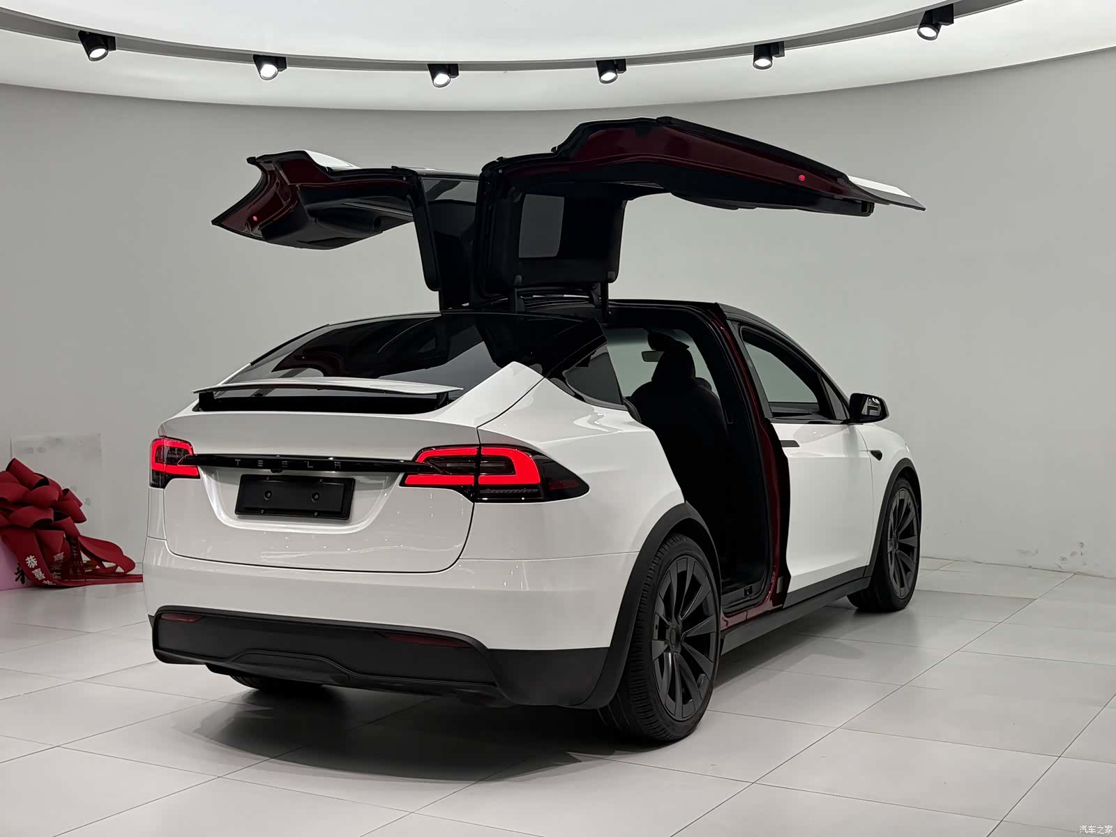 Tesla Model X, 2023 4