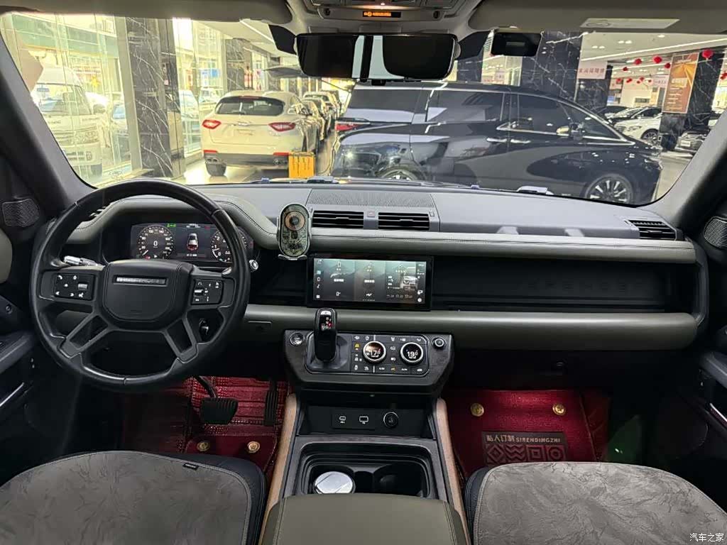 Land Rover Defender, 2021 12