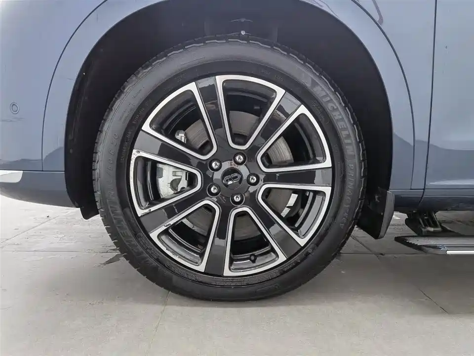 AITO Ask the world M7