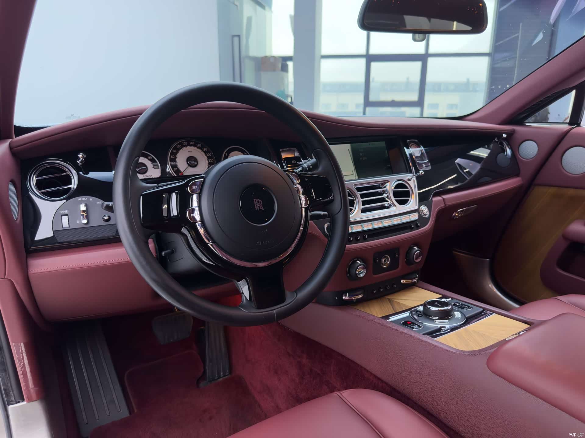 Rolls-Royce Wraith, 2016 16