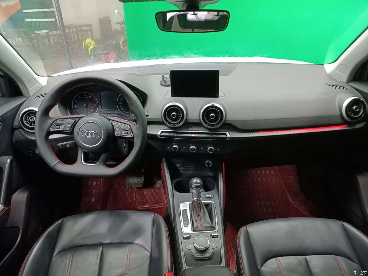 Audi Q2L, 2023 8