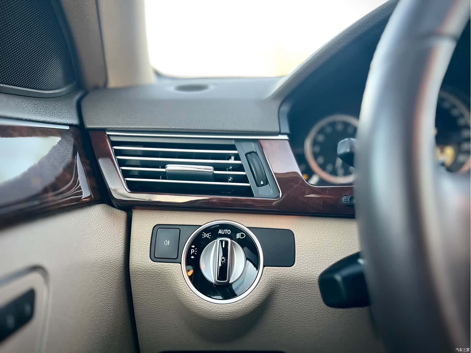 Mercedes-Benz E-Class, 2012 22