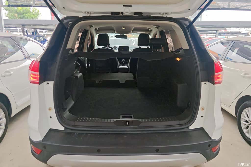 Ford Kuga, 2014 4