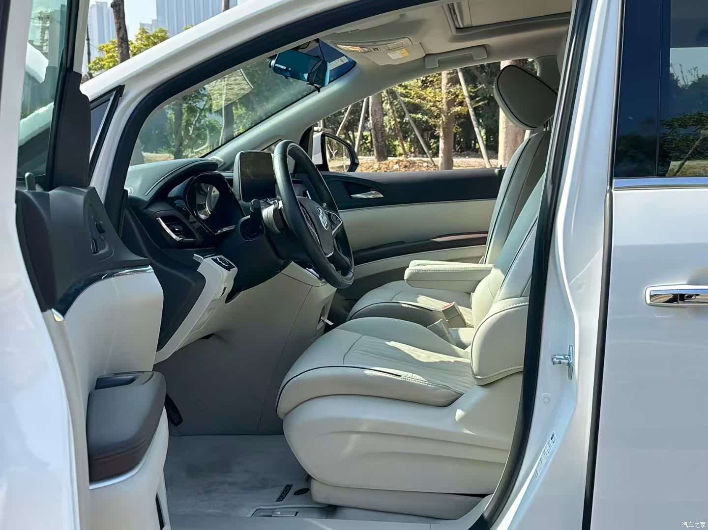 Buick GL8, 2022 9