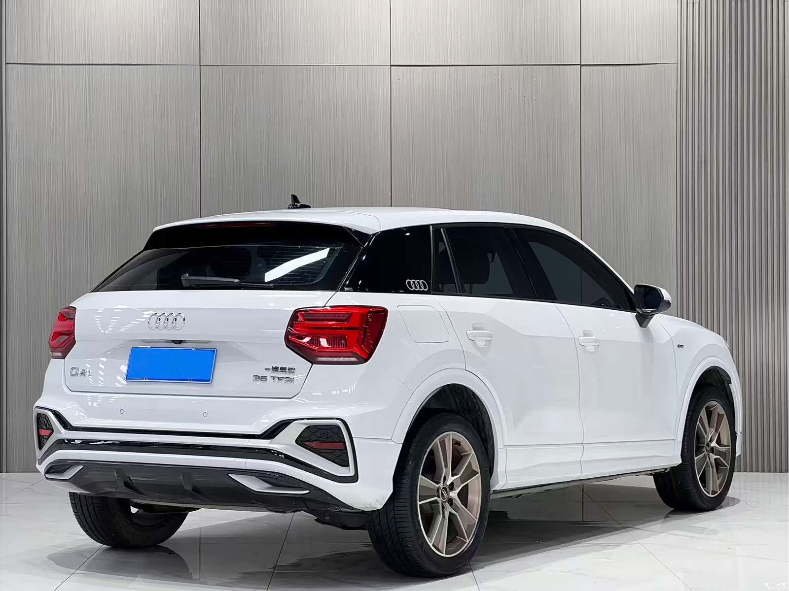 Audi Q2L, 2023 12