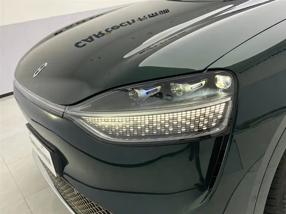 AITO Ask the world M9